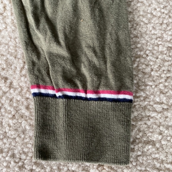 Long Sleeve V-Neck Thin Sweater Lacoste - Size 6 - Gently Worn - Picture 5 of 7